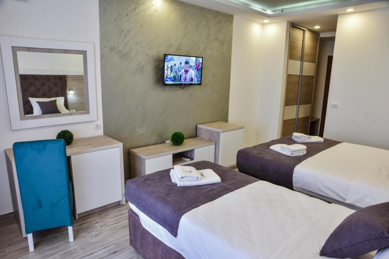 Hotel Heaven Lux Ulcinj Exterior foto