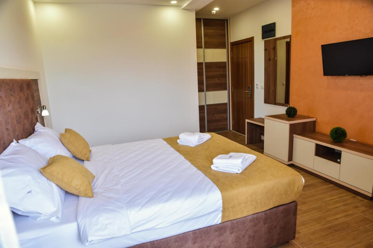 Hotel Heaven Lux Ulcinj Exterior foto