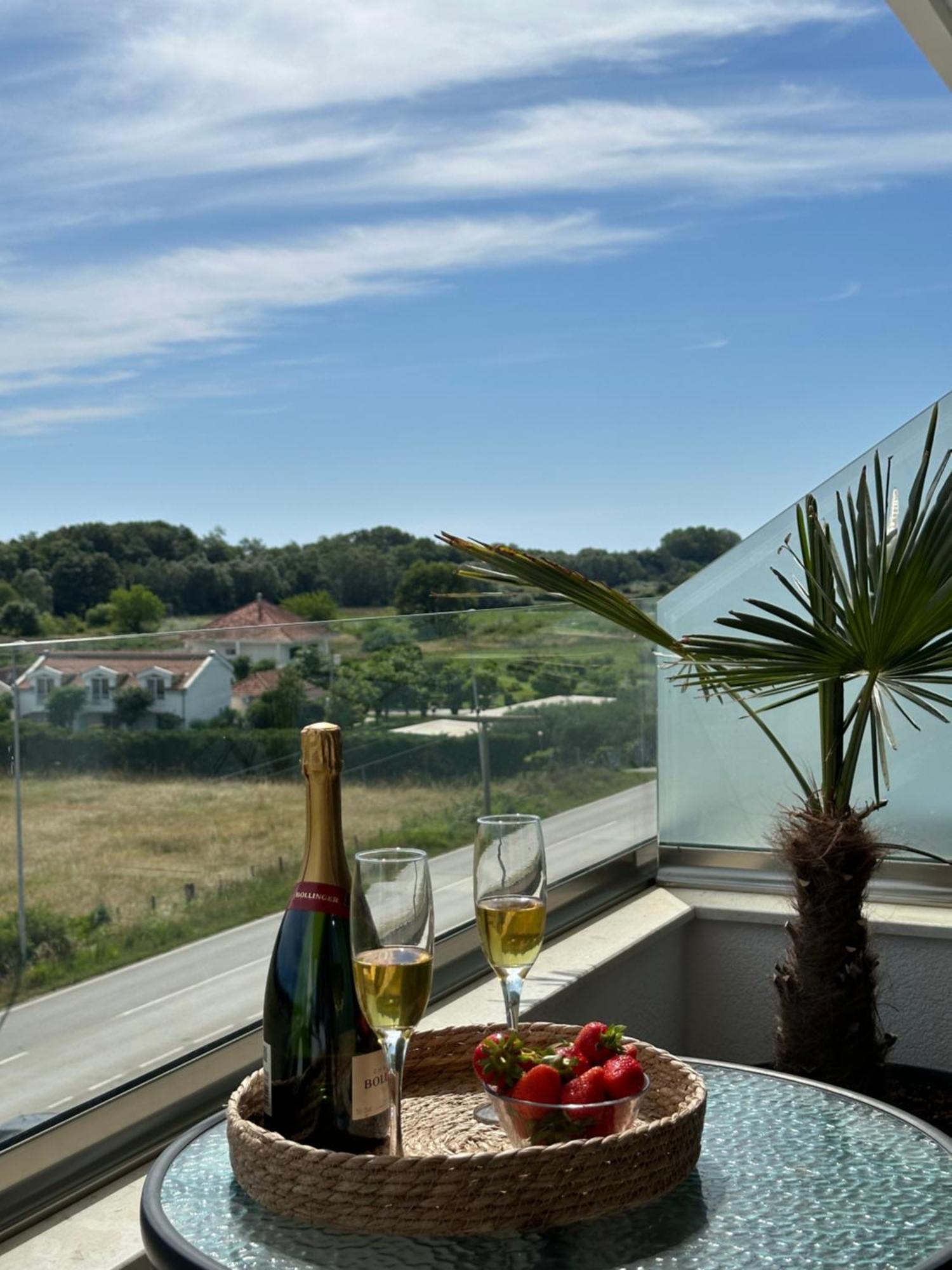 Hotel Heaven Lux Ulcinj Exterior foto